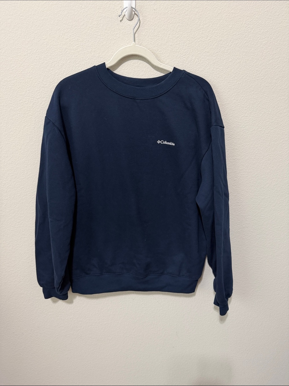 Columbia Women's Dark Blue Crewneck Sweatshirt